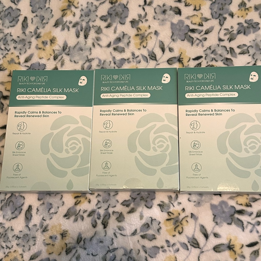 Riki loves Riki Camelia Silk Mask - Hydrating Anti-Aging Sheet Mask (3)
